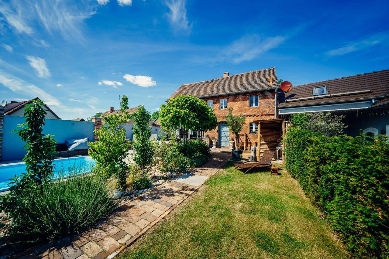 Alte Schmiede Mit Sauna, Pool Und Whirpool Im Aussenbereich Schoenstes Ferienhaus Der Lausitz Elsterheide Esterno foto