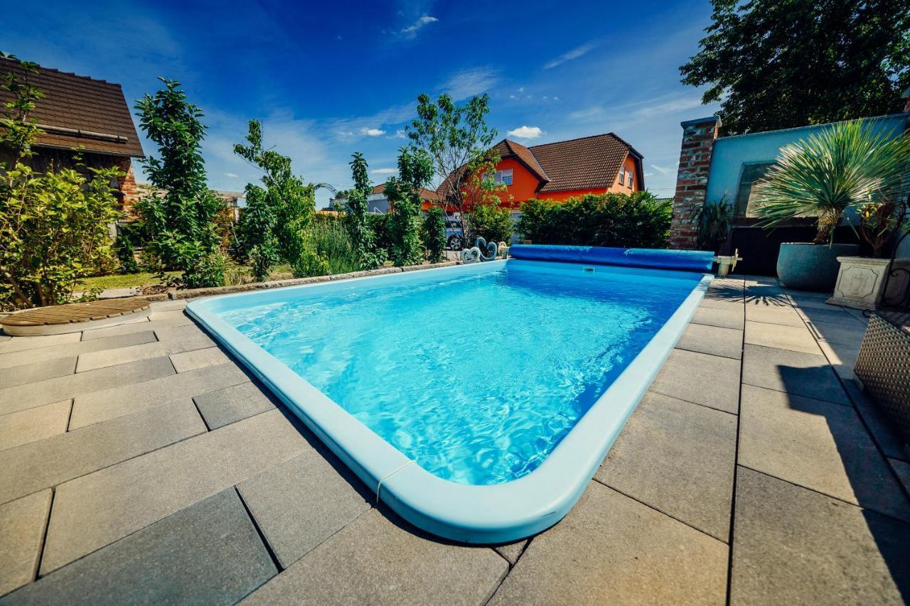 Alte Schmiede Mit Sauna, Pool Und Whirpool Im Aussenbereich Schoenstes Ferienhaus Der Lausitz Elsterheide Esterno foto
