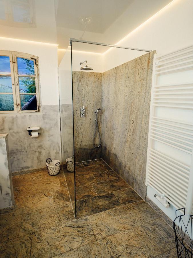 Alte Schmiede Mit Sauna, Pool Und Whirpool Im Aussenbereich Schoenstes Ferienhaus Der Lausitz Elsterheide Esterno foto